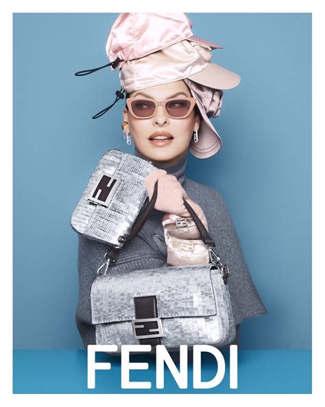 coveri fendi indossato